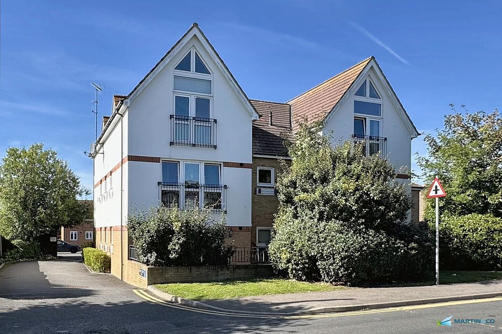 Property photo 2 of 14 Img_2367