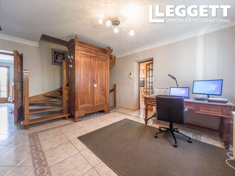 Property photo 3 of 10