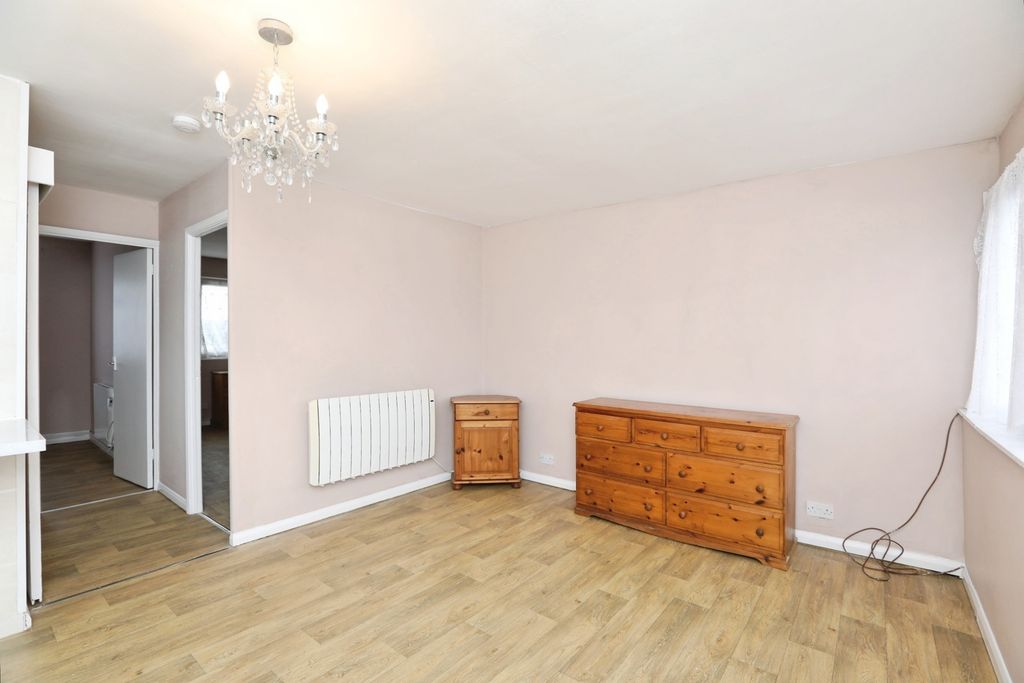 Property photo 2 of 8 Pbox-Img.Jpg