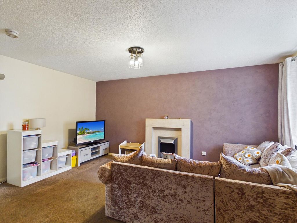 Property photo 2 of 12 Living Room