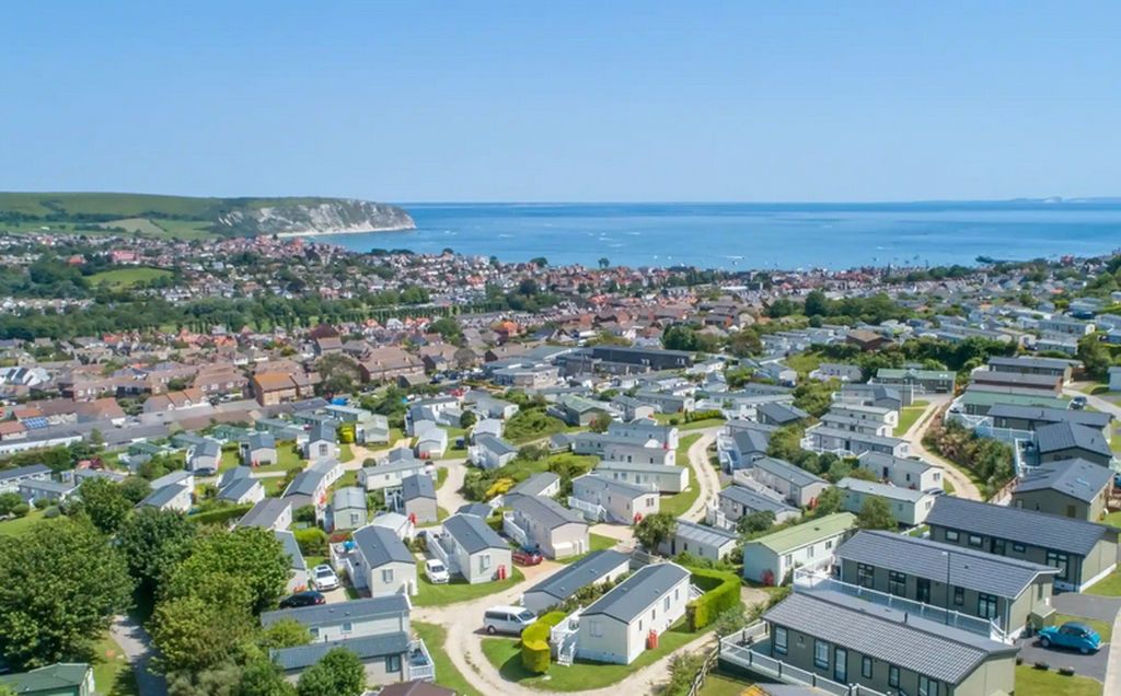 Property photo 1 of 8 Photo 7