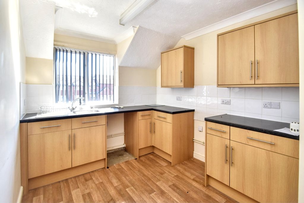 Property photo 2 of 7 Kitchen