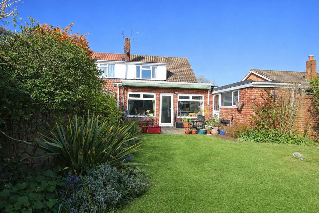 Property photo 2 of 14 Chatgpt Image Mar 20, 2026, 11_22_46 Am.Png