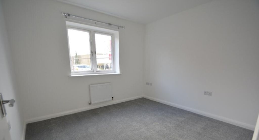 Property photo 3 of 6 Bedroom
