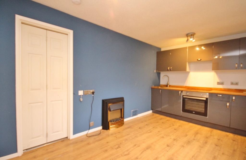 Property photo 3 of 8 Living/Kitchen Area