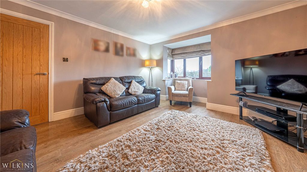 Property photo 3 of 40 Picture No. 12