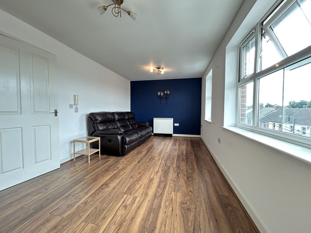 Property photo 3 of 10 Img_2924