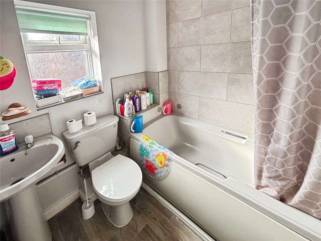 Property photo 3 of 8 Bathroom