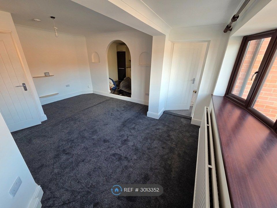 Property photo 1 of 12 Lounge