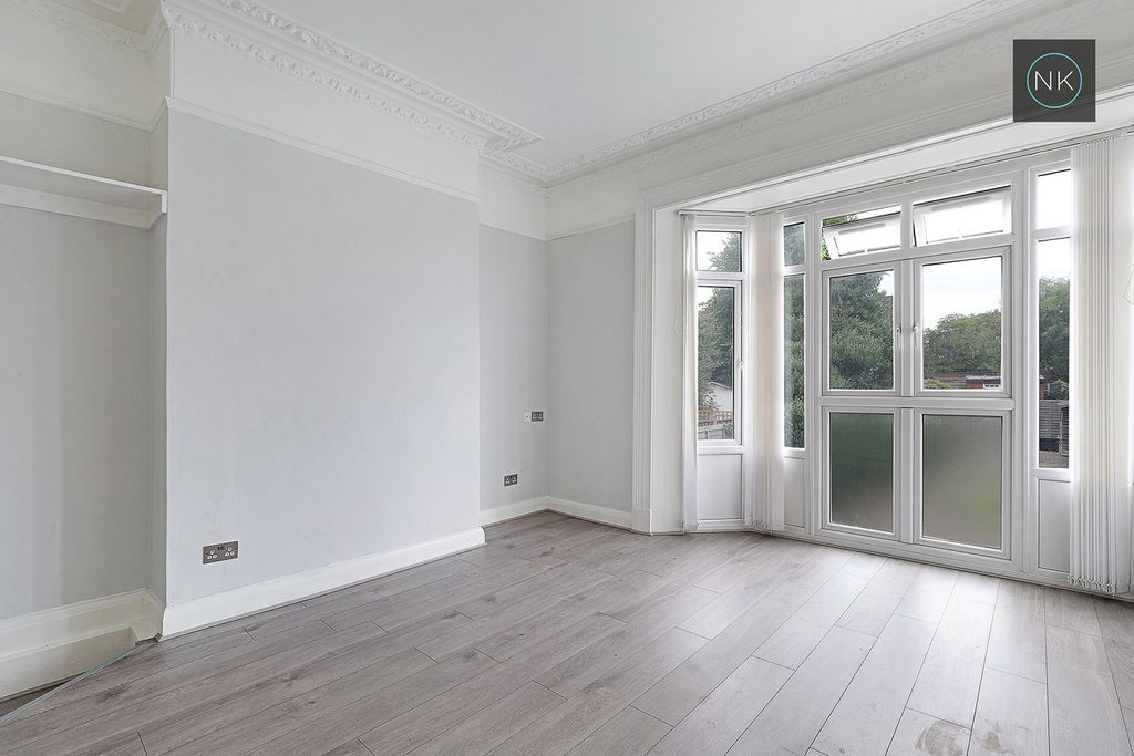 Property photo 3 of 13 4480335