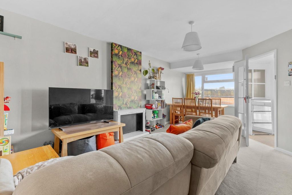 Property photo 2 of 14 Sitting Dining Room