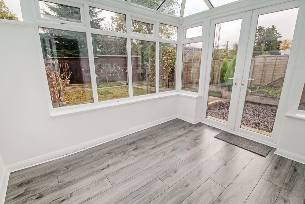 Property photo 2 of 14 Conservatory