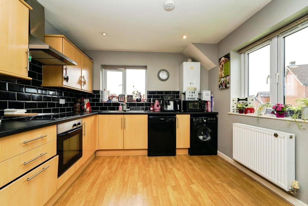 Property photo 3 of 13 Pbox-Img.Jpg