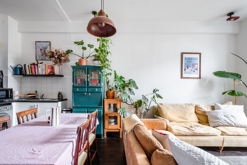 Property photo 3 of 11 3