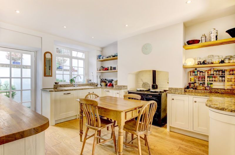 Property photo 3 of 18 Kitchen/Breakfast Room