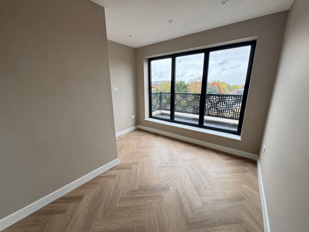 Property photo 2 of 7 Gallery