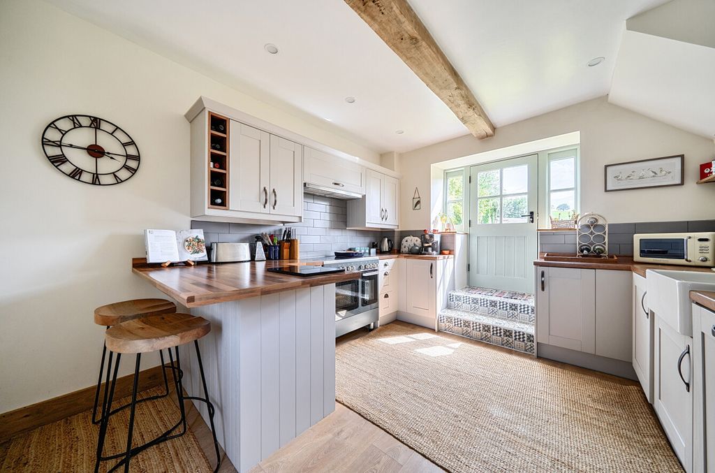 Property photo 2 of 34 1464396-17-6A14B5...