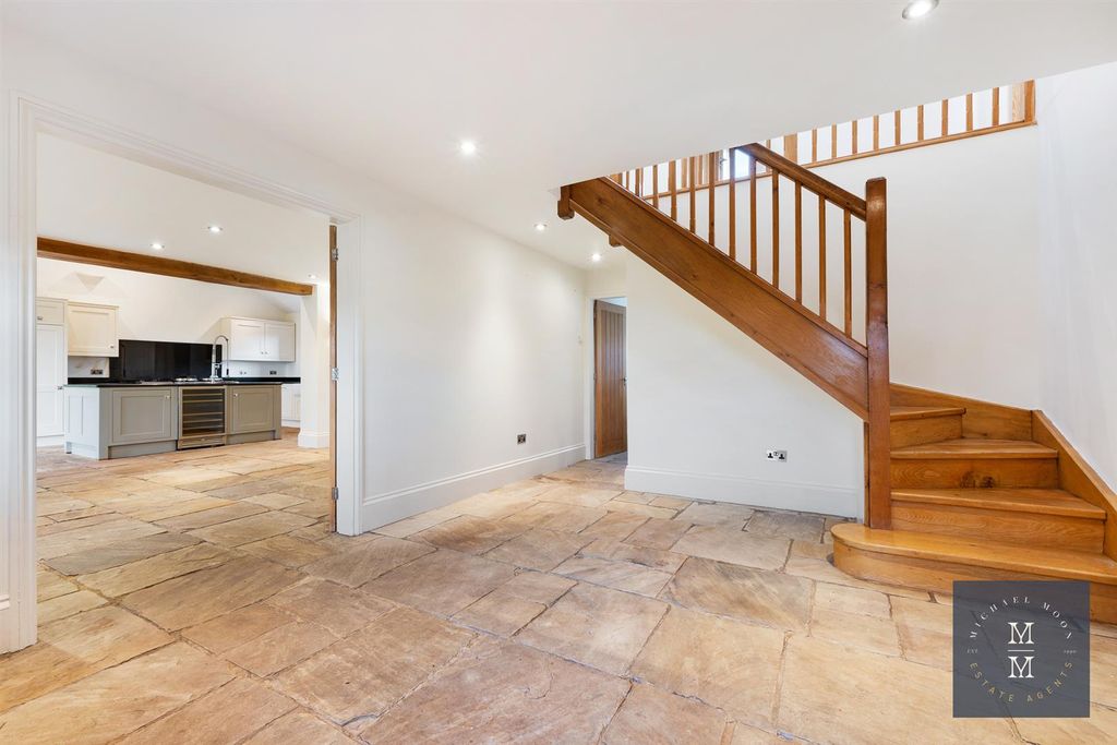 Property photo 3 of 67 Laurel Cottage-06.Jpg