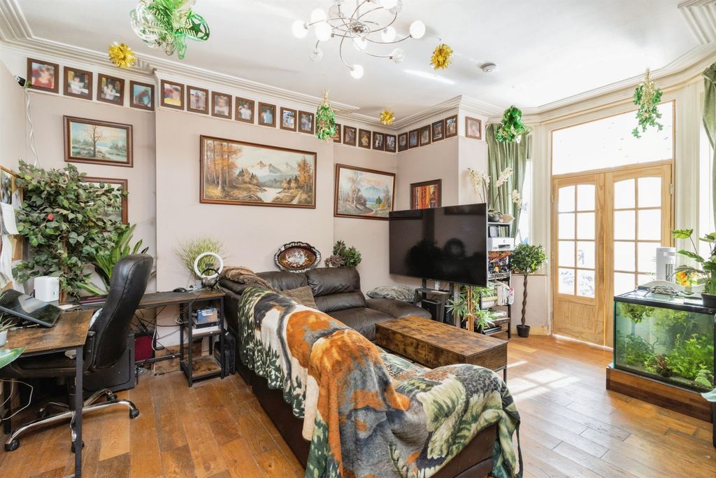 Property photo 3 of 17