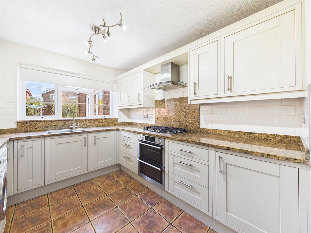 Property photo 2 of 17 Picture No. 16