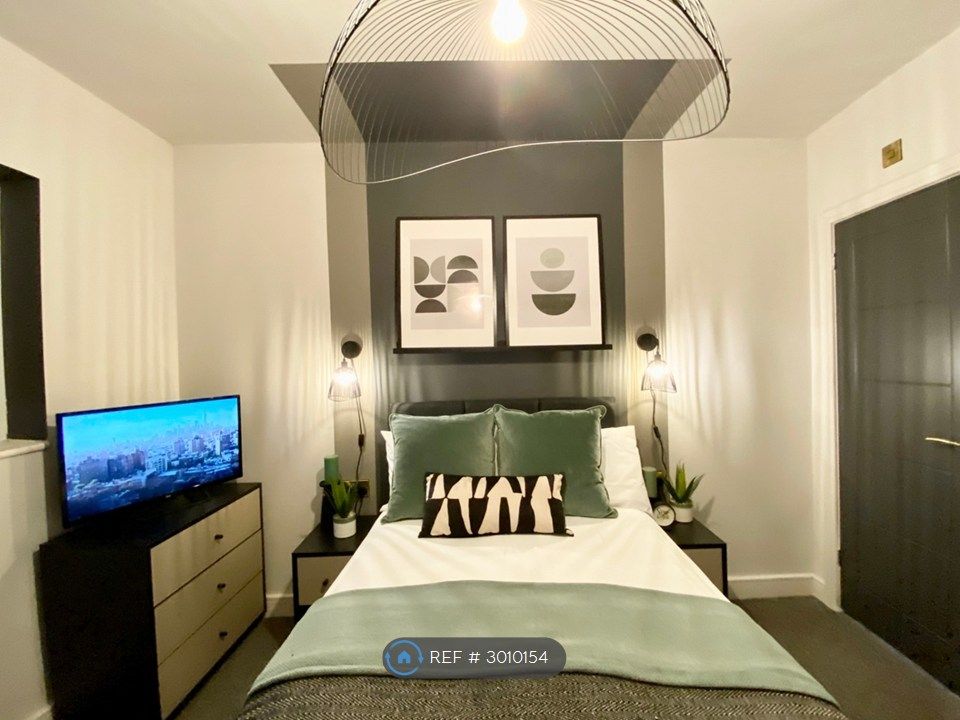 Property photo 1 of 5 Room 6