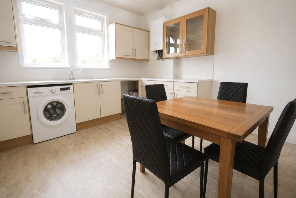 Property photo 3 of 5 Kitchen