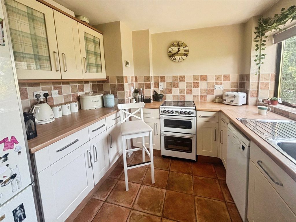 Property photo 2 of 9 Kitchen