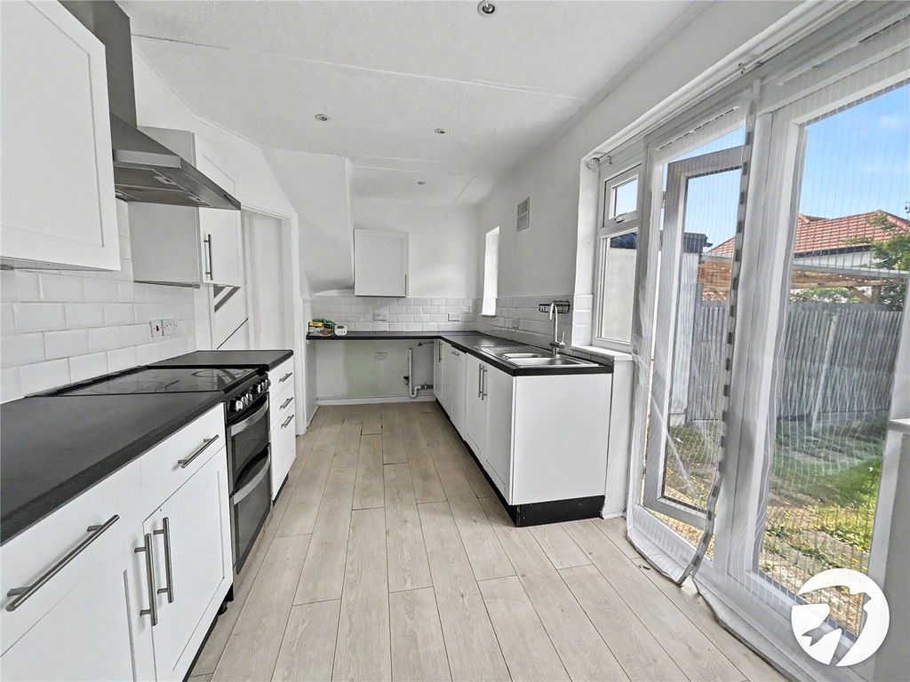 Property photo 2 of 21 Picture No. 09