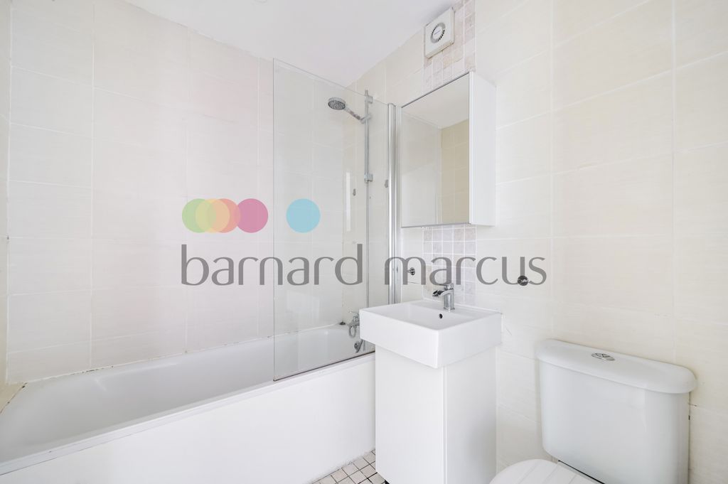 Property photo 2 of 6 Bathroom