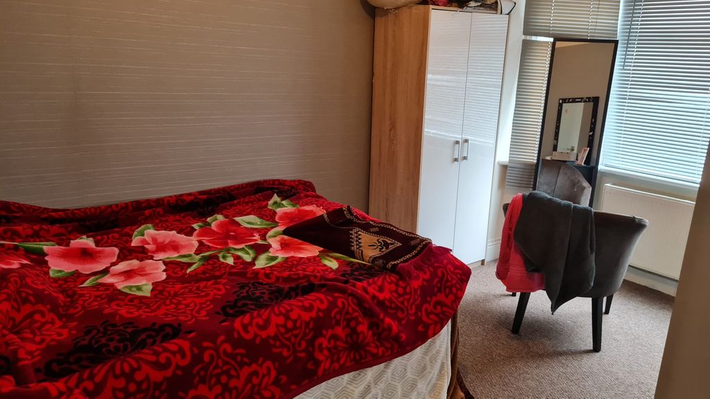 Property photo 2 of 4