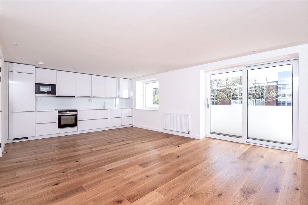 Property photo 1 of 10 Reception Room