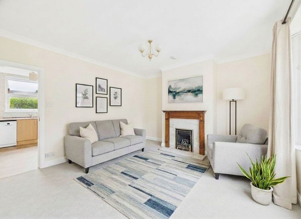Property photo 2 of 19 Lounge (Virtually Furnished)