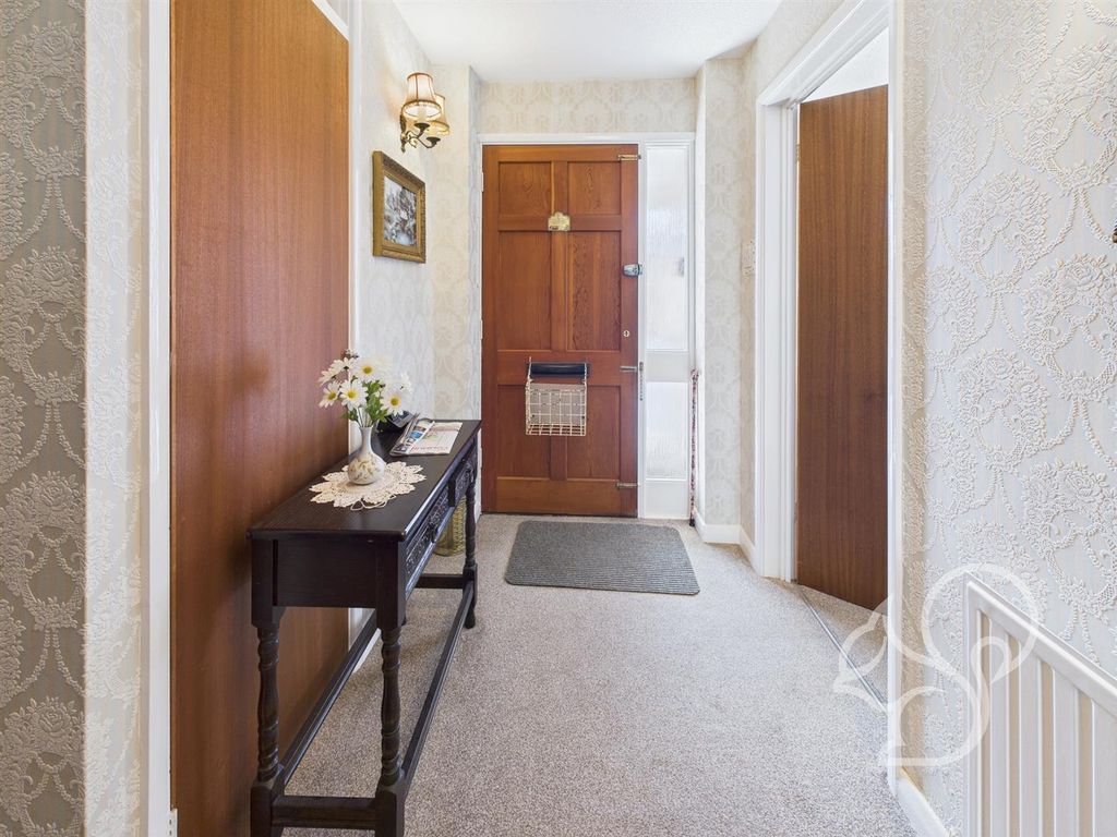 Property photo 2 of 25 Hallway