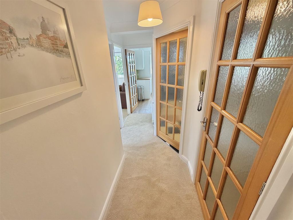 Property photo 3 of 18 Hallway