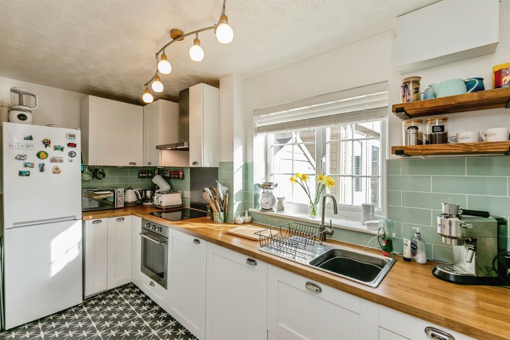 Property photo 2 of 17