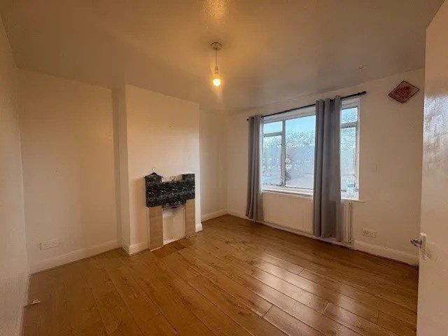 Property photo 3 of 7 Gallery