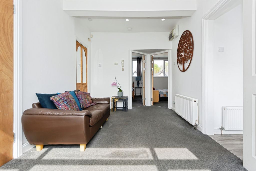 Property photo 3 of 14 Image