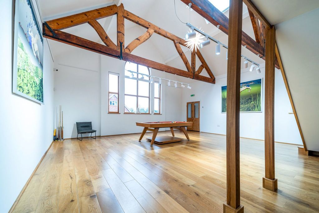 Property photo 2 of 22