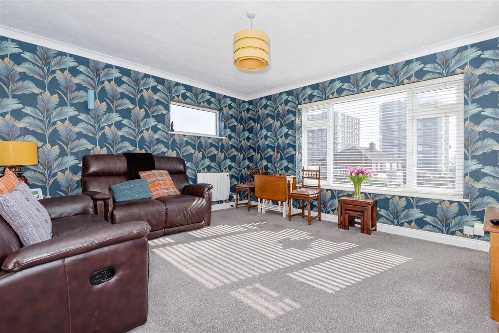 Property photo 3 of 14 Seaview Court.Jpg