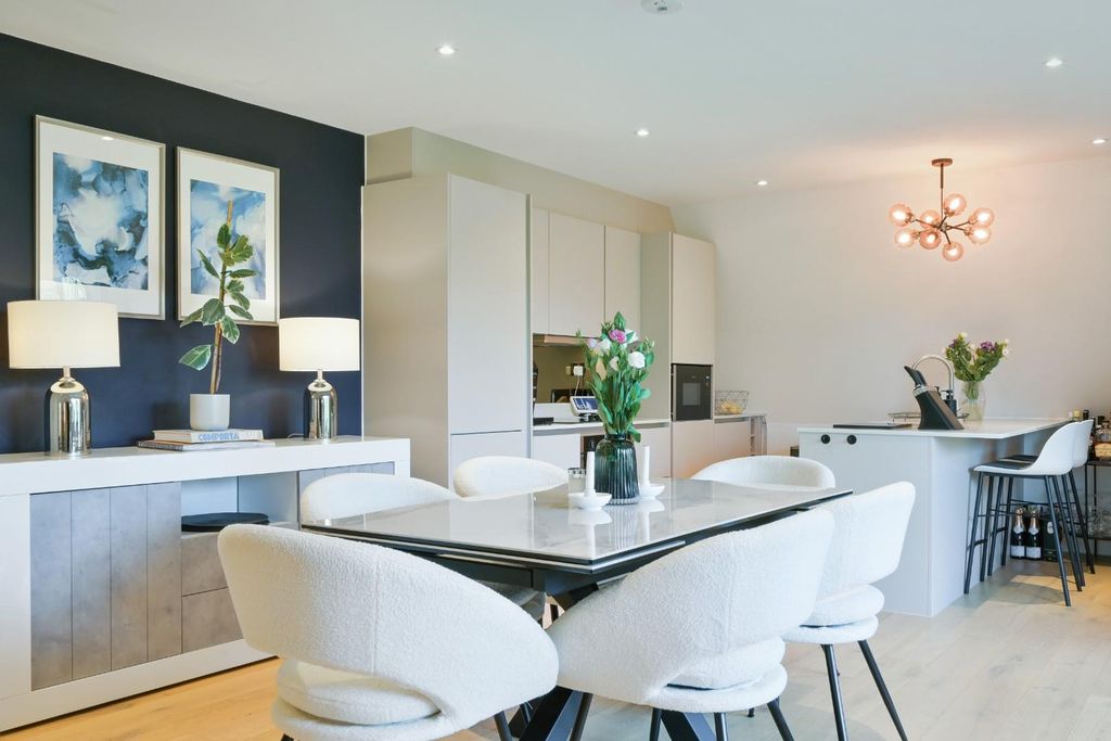 Additional image 9 of 2 bed flat for saleThe Drive, Coulsdon CR5