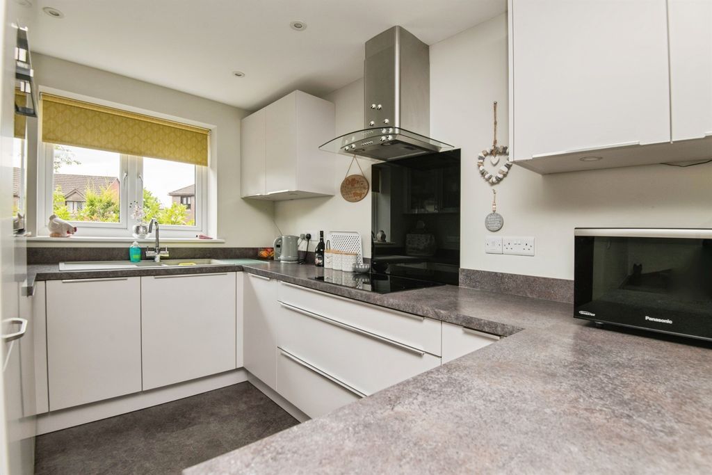 Property photo 3 of 17