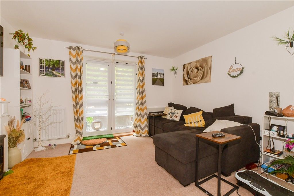 Property photo 1 of 7 Lounge/Kitchen