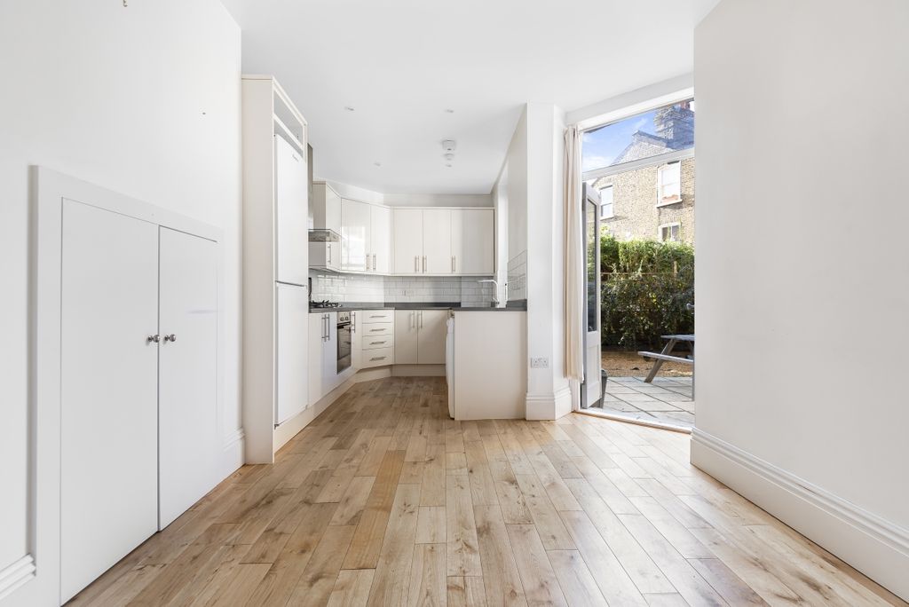 Property photo 3 of 8 666295 (5)