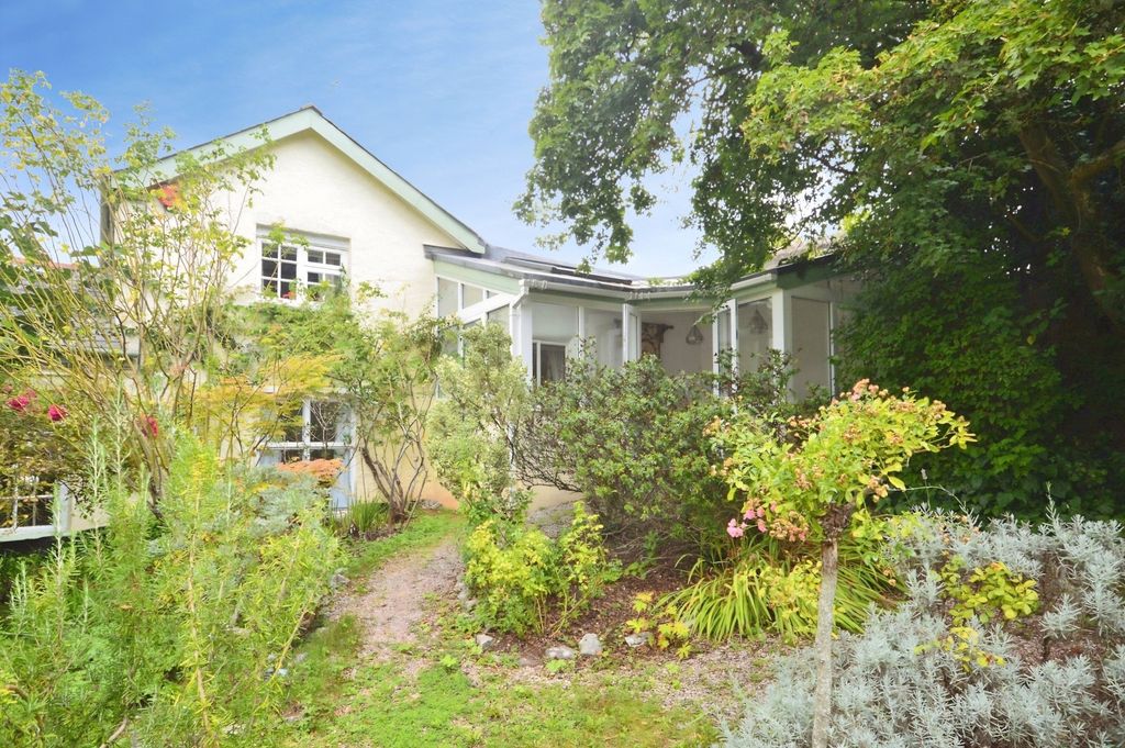 Property photo 1 of 21 Picture No. 14