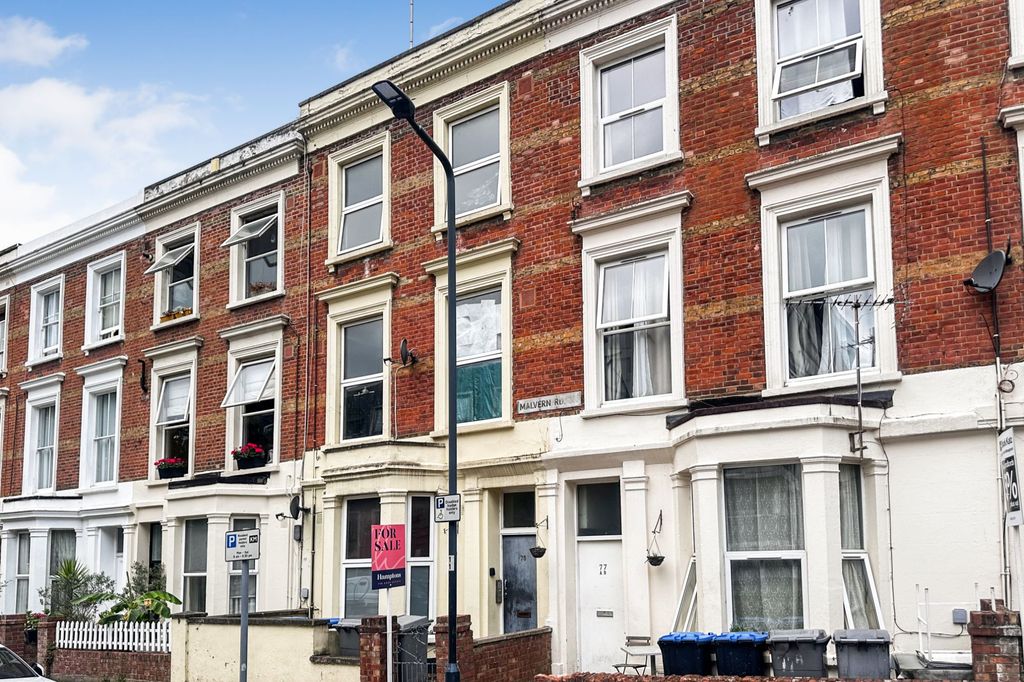 Property photo 2 of 10 Flat C, 75 Malvern Road, London Nw6 5Pu