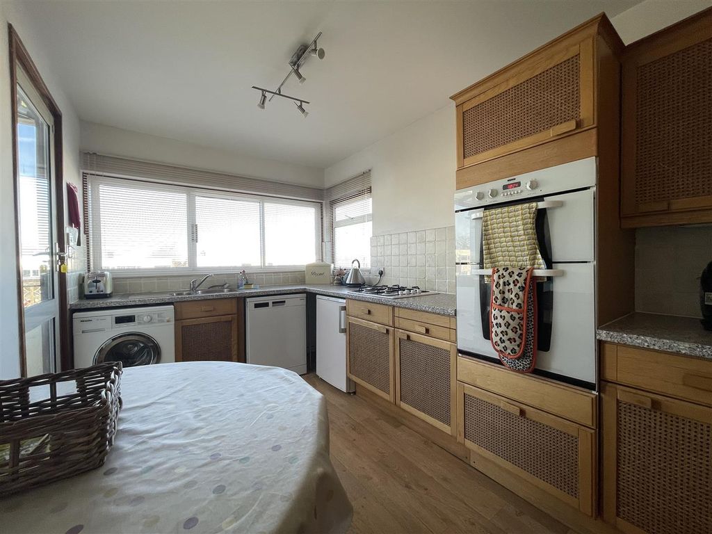 Property photo 3 of 13 Kitchen