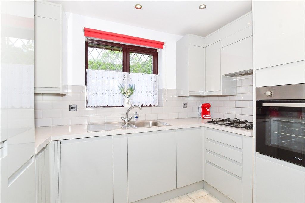 Property photo 3 of 12 Kitchen