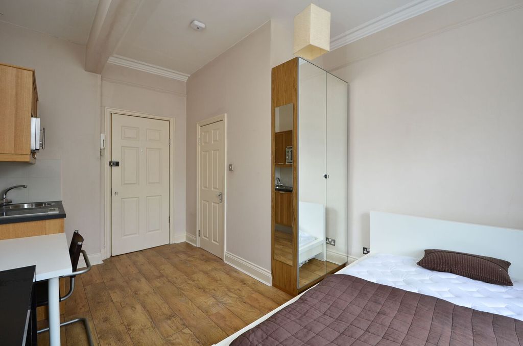 Property photo 3 of 5
