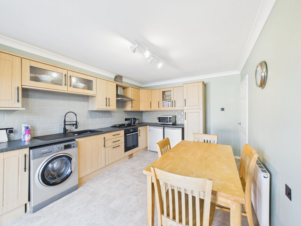 Property photo 2 of 25 4370295