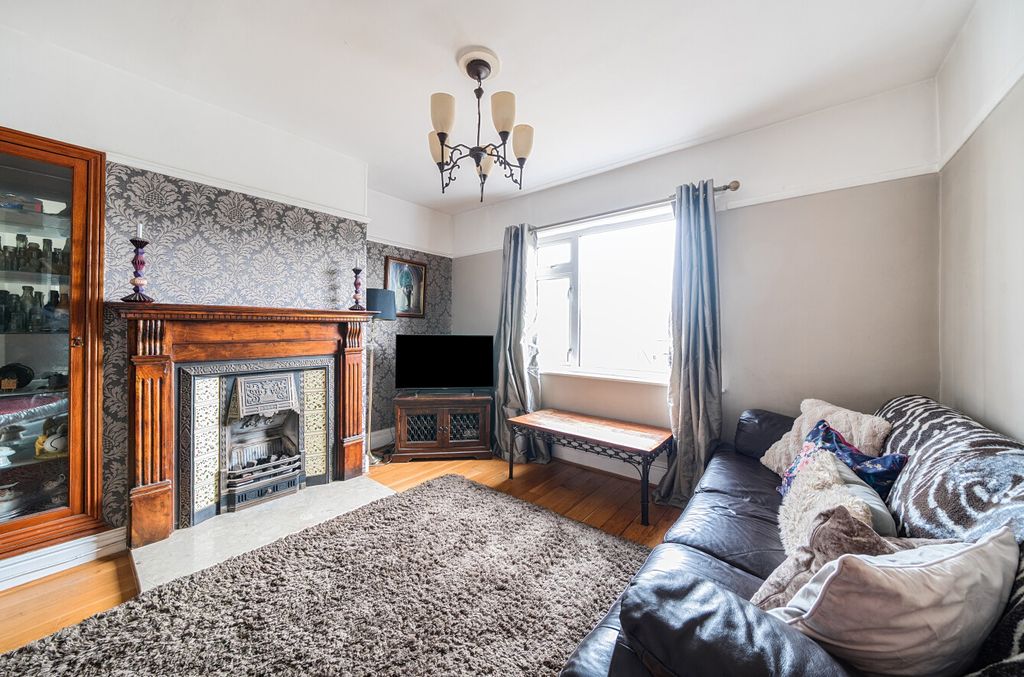 Property photo 3 of 21 1344091-11-68B04d...